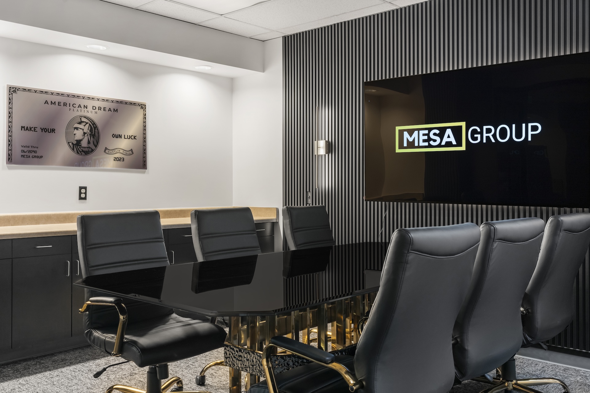 Sala de juntas de Mesa Group Consulting en Bakersfield, California