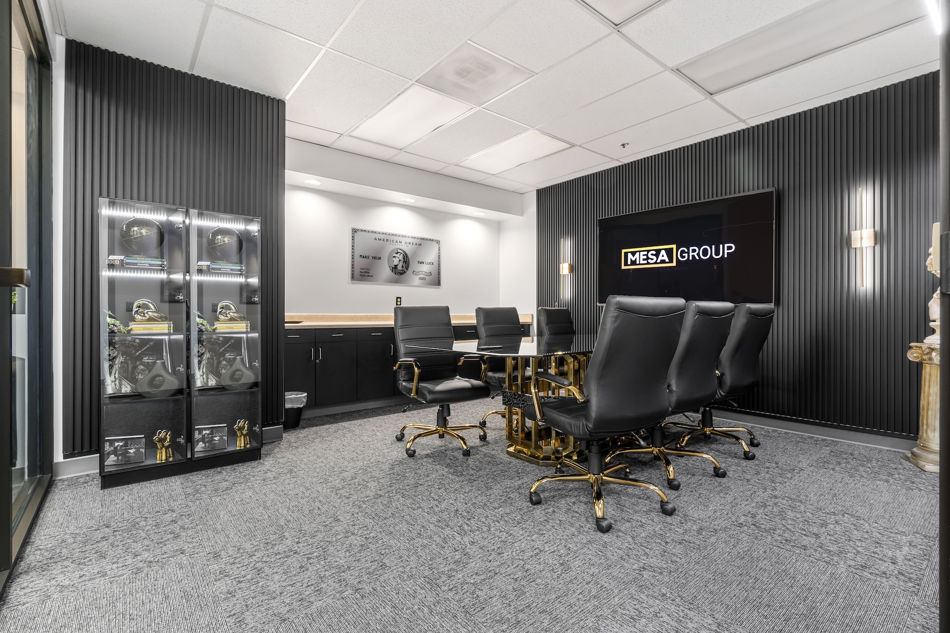 La sala de juntas de Mesa Group Consulting en Bakersfield, California